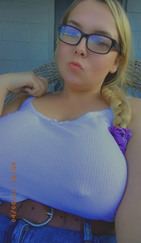 chloenyxxx420 onlyfans sextape