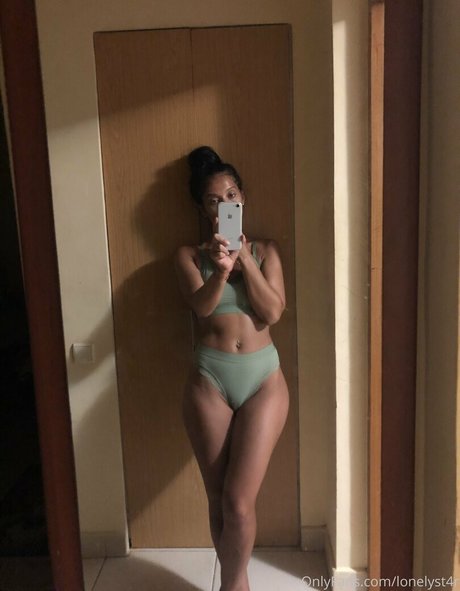 Lonelyst4r free onlyfans