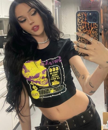 Maggie Lindemann onlyfans sextape