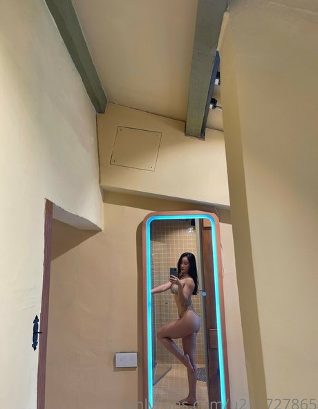 Hot Emma naked only fans