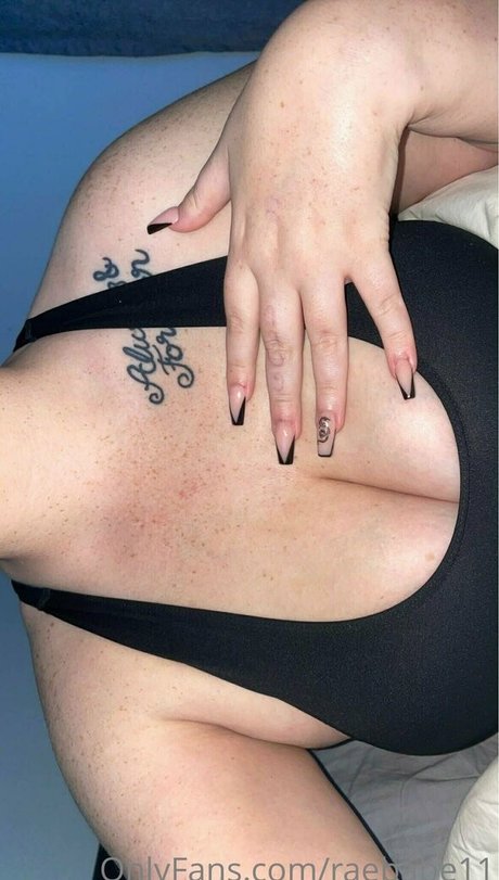 raebabe11 nude onlyfans leak