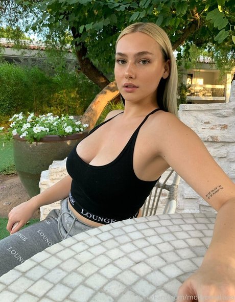 mollyomaliamollyomaliaaa onlyfans nude tits