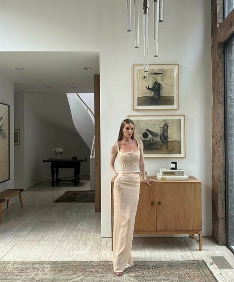 Rosie HW_ onlyfans tits