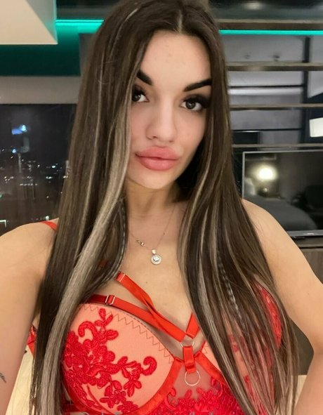 katarina popova onlyfans topless