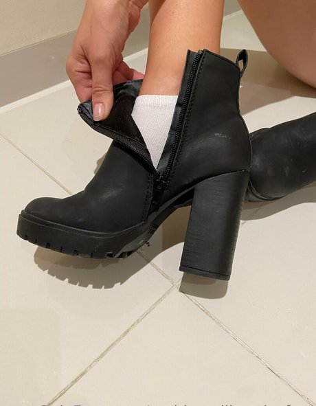 goddesssilkysolesfree new onlyfans