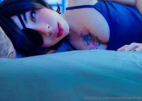 sunniemaxfree onlyfans leak free