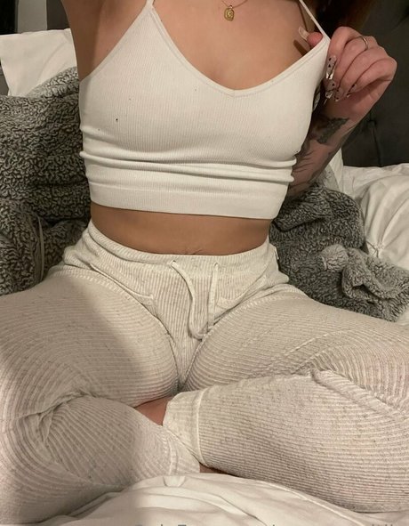 creamycaitlin onlyfans strip tease