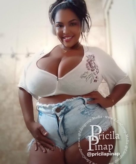 Pricila Pinap boobs onlyfans