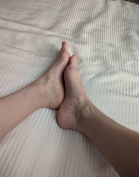 Little Finch onlyfans star