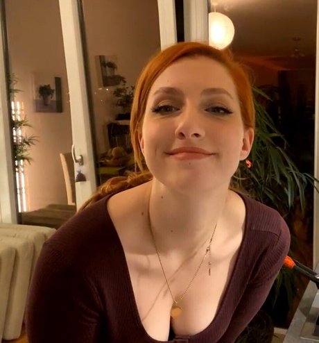 Lara Loft onlyfans nude tits