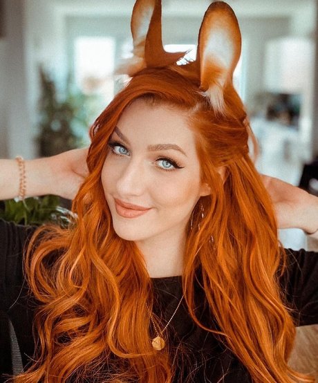 Lara Loft onlyfans strip