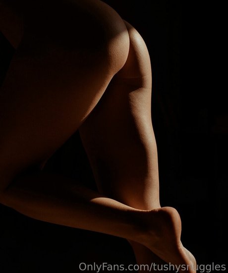 Tushy Snuggles onlyfans sextape