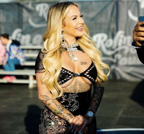 Tay Money onlyfans model photos