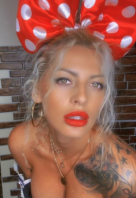 emmie six onlyfans hot
