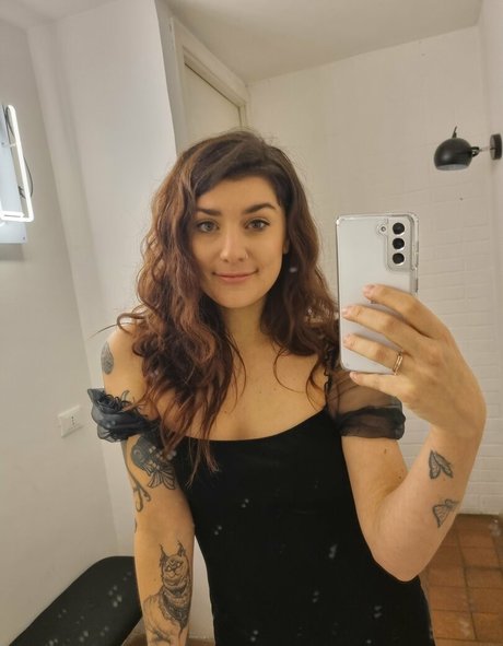 laurettavixen nude onlyfans