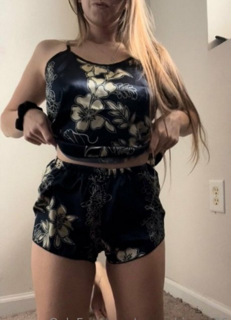 friskyqueen2 new onlyfans leaks