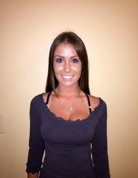 Courtney O Connell onlyfans nude