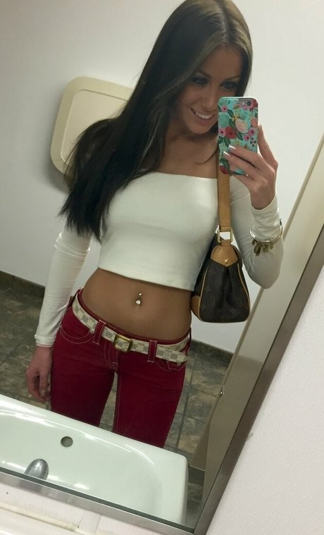 Courtney O Connell onlyfans content