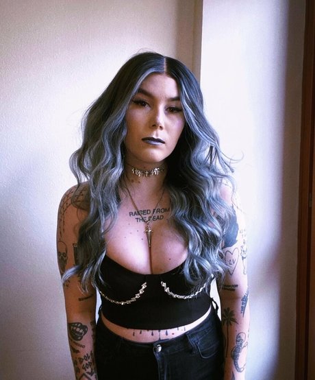 Ready To Glare onlyfans images