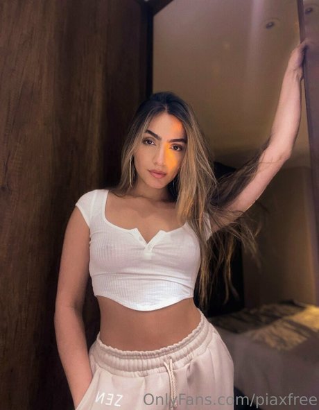piaxfree onlyfans model