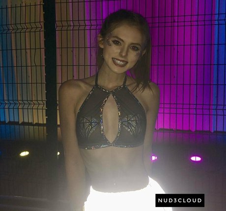 Chloe Mettenbrink onlyfans leams