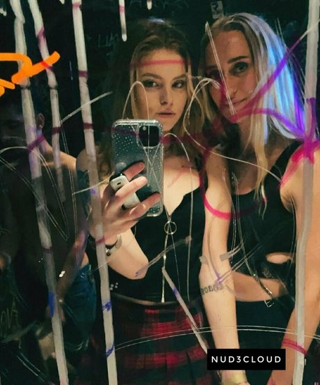 Chloe Mettenbrink onlyfans naked pics