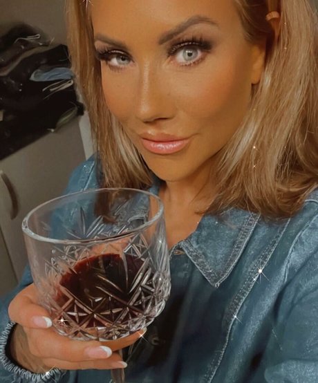 Victoria Love onlyfans nude leaks