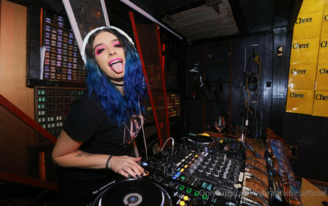 vybrantvibesofficial leaked only fans