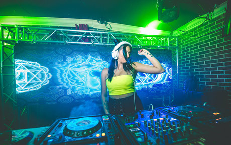 vybrantvibesofficial onlyfans nudes leaked