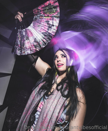 vybrantvibesofficial nude leak onlyfans