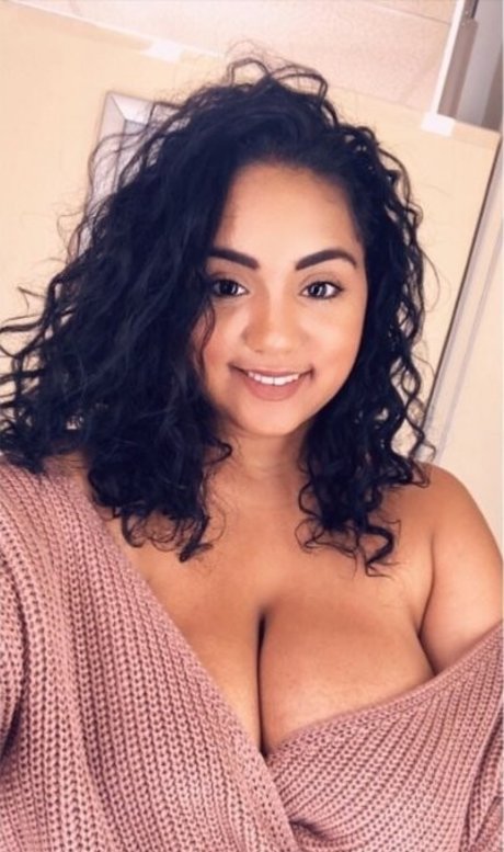 mynamesydalia onlyfans photos