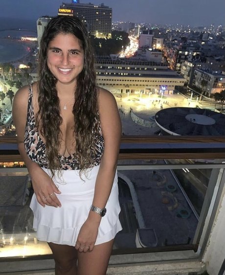 Coral Hagag only fans nude