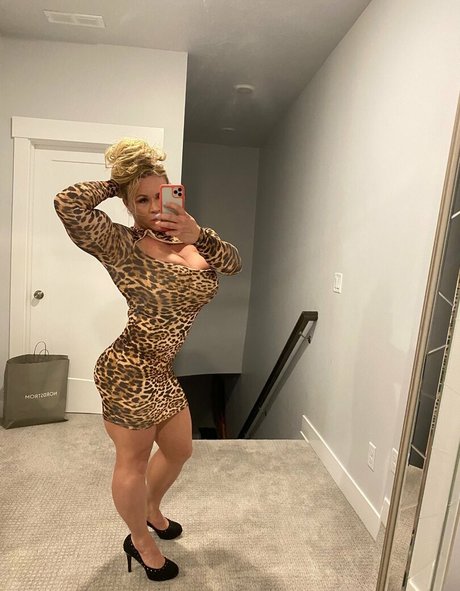 aleeshayoung onlyfans pics nude