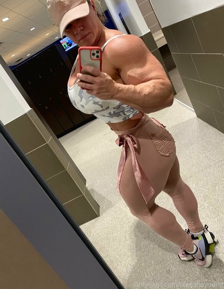 aleeshayoung onlyfans leaks naked