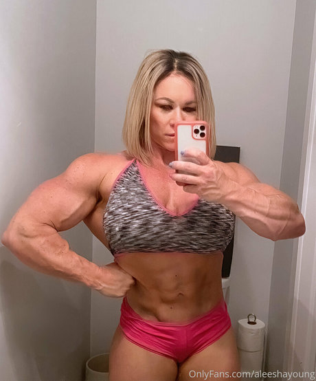 aleeshayoung topless onlyfans