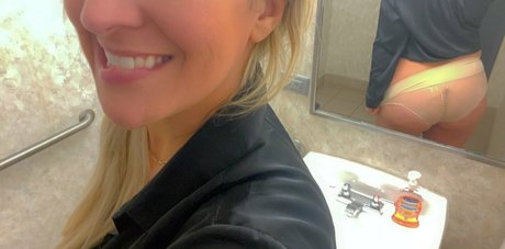 kaileykumsagain onlyfans model