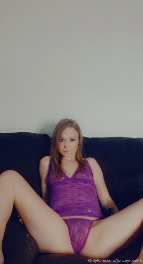 jonzeylove96 onlyfans pics