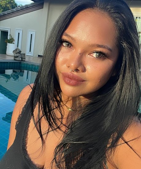 curvymoanaaa onlyfans nude content