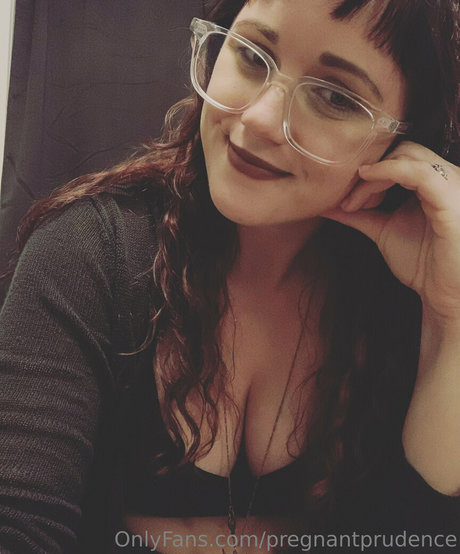 pregnantprudence sexy onlyfans