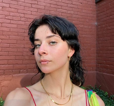 Aynsleigh Escher onlyfans nudes