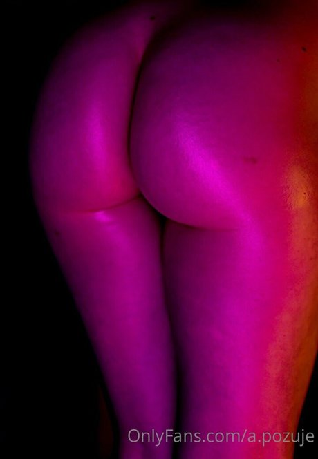 a pozuje onlyfans leaks naked