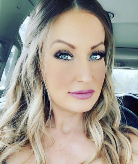 AmberHaines26 onlyfans strip tease