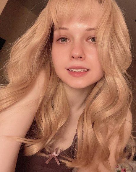 Xiao Elsie onlyfans leake