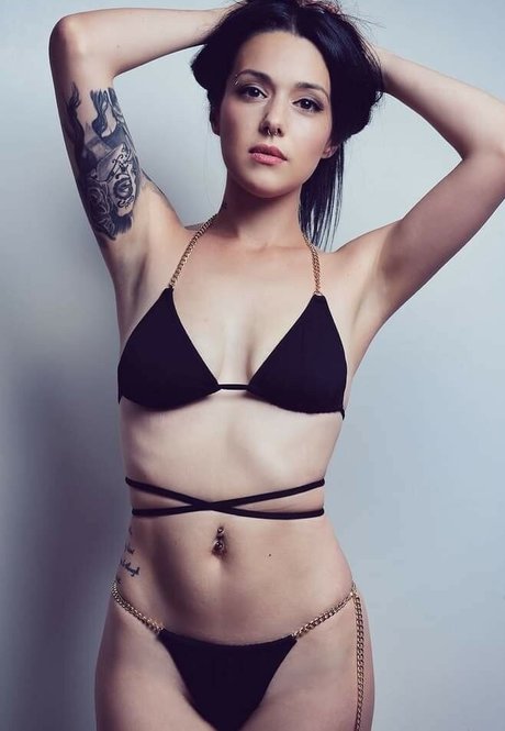 Maltese Girls onlyfans naked pics