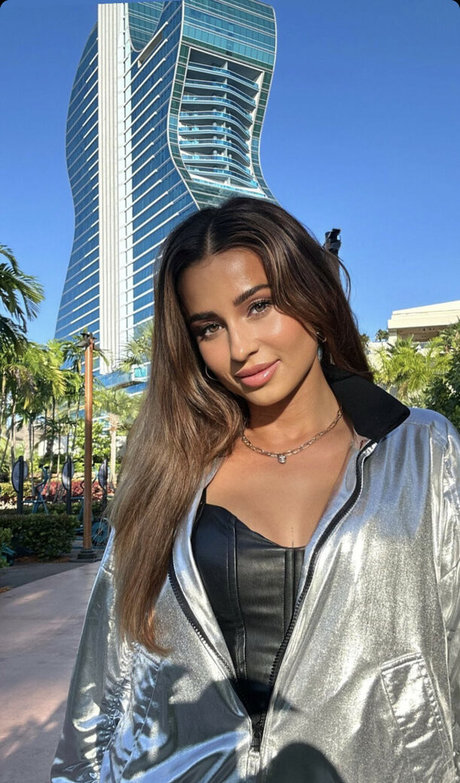 DJ JuicyM leaked only fans