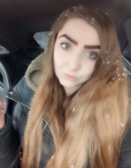 Crystal r1992 onlyfans topless