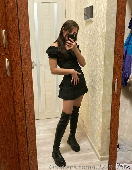 baby cherrry nude only fans