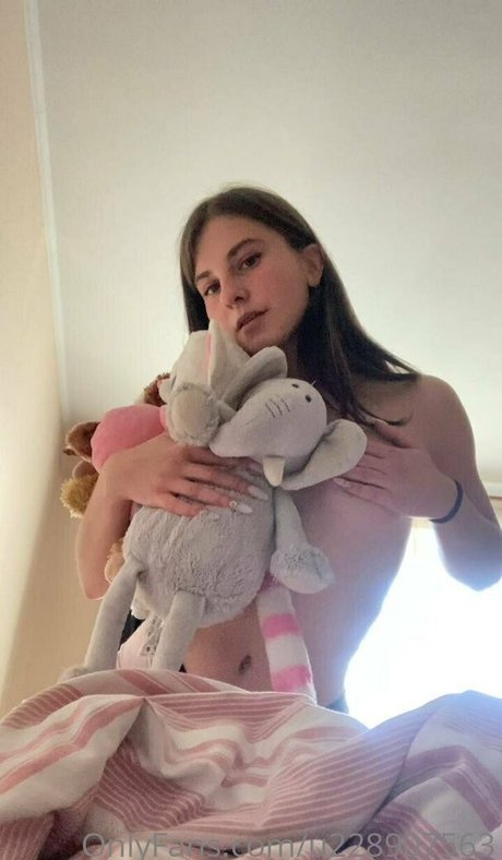 baby cherrry onlyfans ass