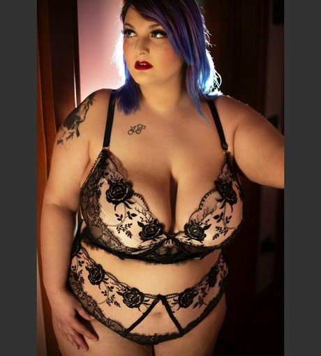 Hilary Ilariaa onlyfans pics nude