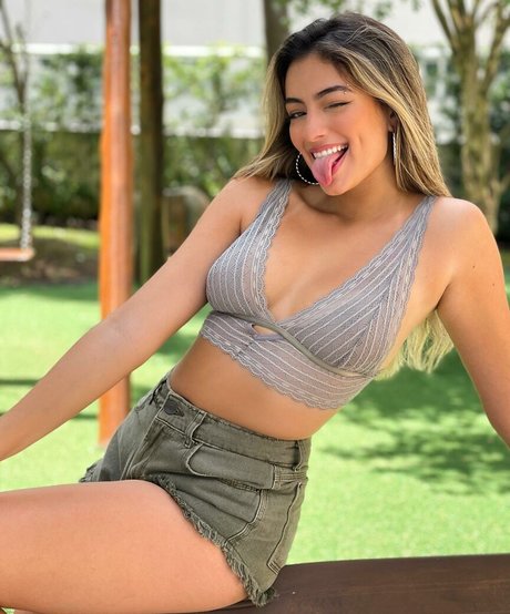 Julia Puzzuoli onlyfans porn nude